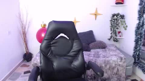 Eva  online show from 12/14/25, 04:23