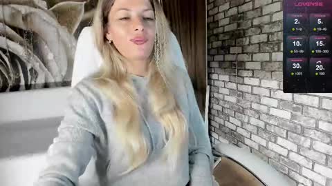 Eva online show from 09/27/25, 03:28