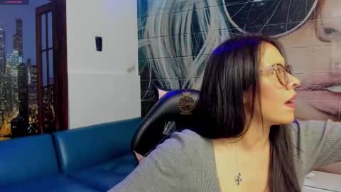 Snapshot of eva_mermaid chatting on 10/29/25, 03:47 Eva online show from 10/29/25, 03:47