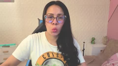 Snapshot of eva_mermaid chatting on 05/12/26, 02:47 Eva online show from 05/12/26, 02:47