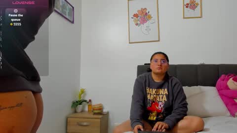 Eva y Mia online show from 03/29/26, 06:52