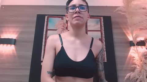 Eva cute online show from 12/17/25, 07:20