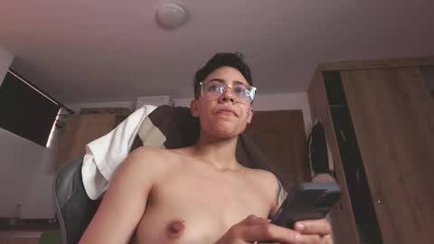 Snapshot of eva_monwalker chatting on 04/25/26, 12:52 Eva cute online show from 04/25/26, 12:52