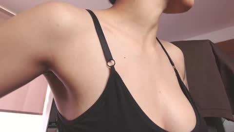 Snapshot of eva_monwalker chatting on 05/08/26, 01:05 Eva cute online show from 05/08/26, 01:05
