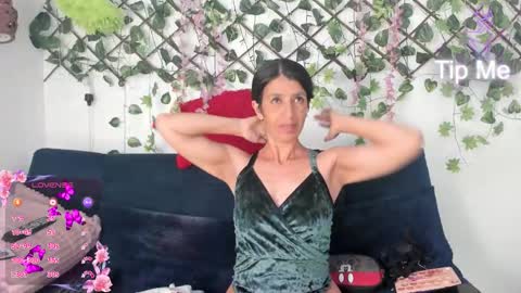 Eva  online show from 12/19/25, 08:38