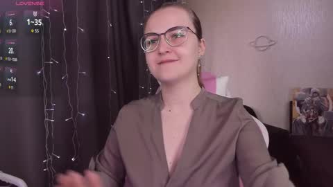 Eva online show from 09/26/25, 10:41