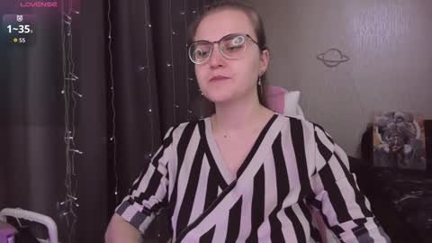 Eva online show from 11/26/25, 10:38