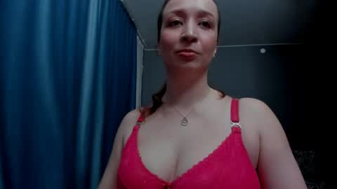 Snapshot of eva_rikchter chatting on 04/22/26, 07:48 Ice Goddess online show from 04/22/26, 07:48
