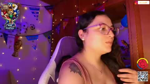Snapshot of eva_rosse69 chatting on 06/22/26, 12:02 Eva online show from 06/22/26, 12:02