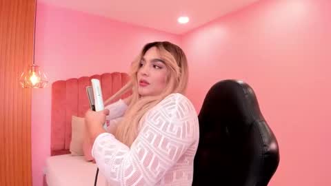 Snapshot of eva_saintt chatting on 11/19/25, 06:30 eva_saintt online show from 11/19/25, 06:30