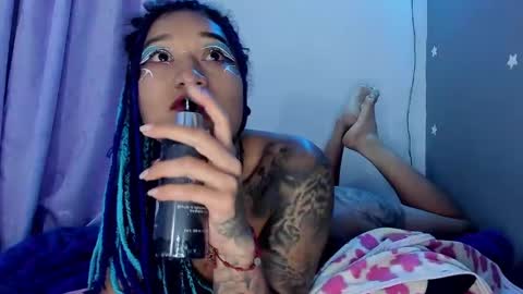 Snapshot of eva_sanderslee chatting on 12/17/24, 09:50 Eva  online show from 12/17/24, 09:50