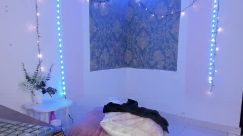 Snapshot of eva_sanderslee chatting on 03/29/26, 09:31 Eva online show from 03/29/26, 09:31