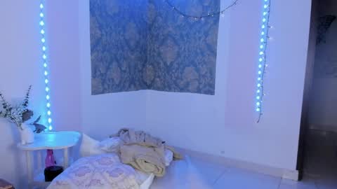 Snapshot of eva_sanderslee chatting on 04/04/26, 09:40 Eva online show from 04/04/26, 09:40