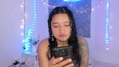 Snapshot of eva_sanderslee chatting on 04/05/26, 10:34 Eva online show from 04/05/26, 10:34