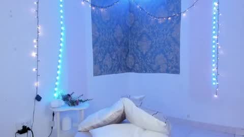 Snapshot of eva_sanderslee chatting on 04/19/26, 10:03 Eva online show from 04/19/26, 10:03