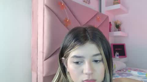 Snapshot of eva_sin18 chatting on 09/16/25, 11:17 Eva Sin online show from 09/16/25, 11:17