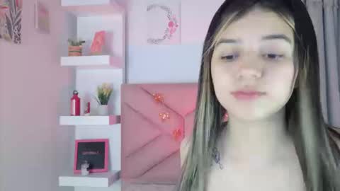 Snapshot of eva_sin18 chatting on 09/22/25, 11:07 Eva Sin online show from 09/22/25, 11:07