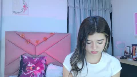 Snapshot of eva_sin18 chatting on 09/30/25, 11:10 Eva Sin online show from 09/30/25, 11:10