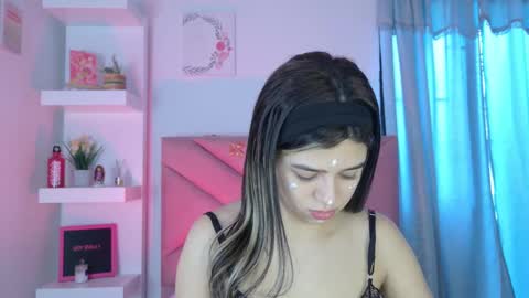 Snapshot of eva_sin18 chatting on 10/04/25, 12:25 Eva Sin online show from 10/04/25, 12:25