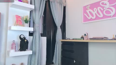 Snapshot of eva_sin18 chatting on 11/20/25, 11:15 Eva Sin online show from 11/20/25, 11:15