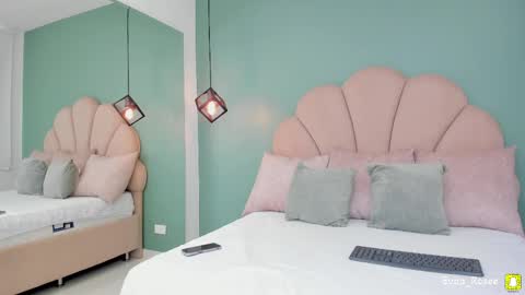 Snapshot of evaa__rose_ chatting on 04/07/26, 03:45 Eva online show from 04/07/26, 03:45