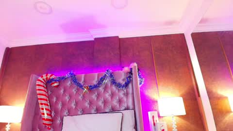 EVA CLOEE online show from 12/17/24, 03:28