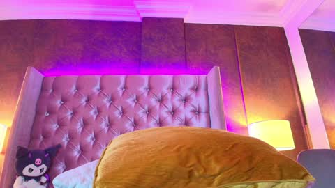 EVA CLOEE online show from 02/05/25, 05:41