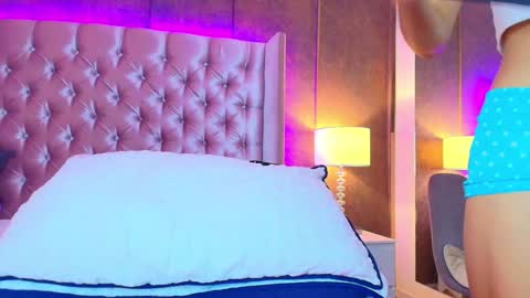 EVA CLOEE online show from 02/06/25, 01:49