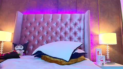 EVA CLOEE online show from 02/09/25, 04:46