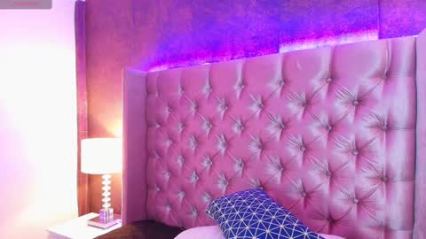 EVA CLOEE online show from 02/21/25, 12:49