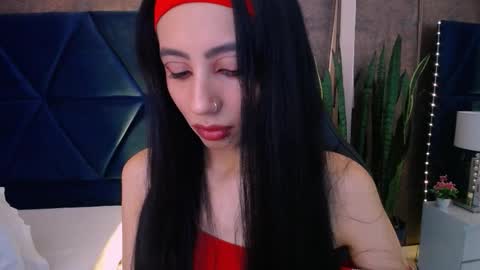 EVA CLOEE online show from 10/26/25, 01:22