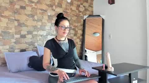Eva online show from 06/09/26, 01:34