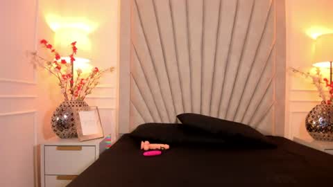 Snapshot of evaa_martinez chatting on 06/12/26, 12:15 Eva online show from 06/12/26, 12:15