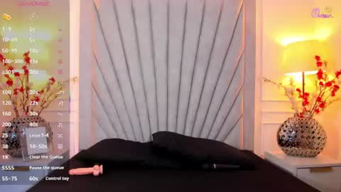 Snapshot of evaa_martinez chatting on 06/18/26, 12:09 Eva online show from 06/18/26, 12:09