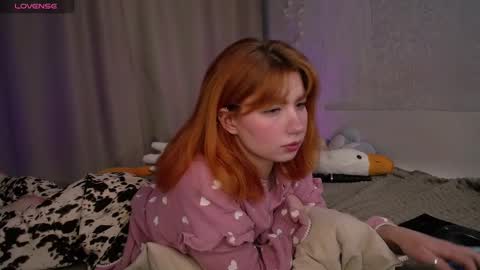 Snapshot of evaa_moonn_ chatting on 12/16/25, 11:32 Eva online show from 12/16/25, 11:32