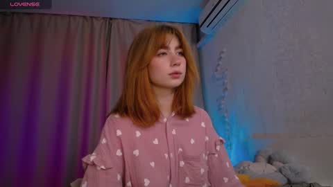 Snapshot of evaa_moonn_ chatting on 03/05/26, 12:56 Eva online show from 03/05/26, 12:56