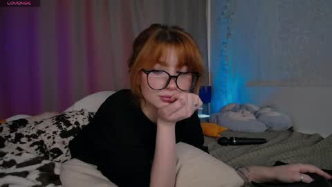 Snapshot of evaa_moonn_ chatting on 04/04/26, 01:48 Eva online show from 04/04/26, 01:48