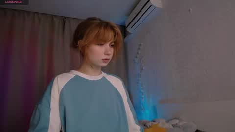 Snapshot of evaa_moonn_ chatting on 04/16/26, 01:34 Eva online show from 04/16/26, 01:34