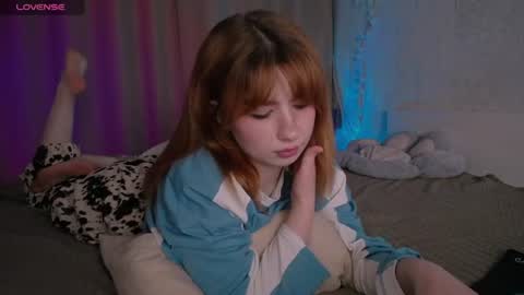 Snapshot of evaa_moonn_ chatting on 06/13/26, 05:11 Eva online show from 06/13/26, 05:11