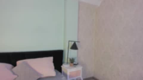 Snapshot of evaa_stevens chatting on 11/06/25, 12:06 julieth online show from 11/06/25, 12:06