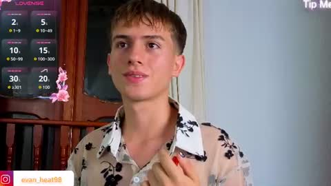 Snapshot of evaan_hot chatting on 06/12/26, 01:48 EVAN online show from 06/12/26, 01:48
