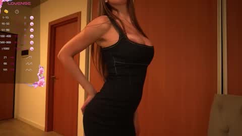 Snapshot of evaangelina_ chatting on 09/09/25, 11:48 Eva online show from 09/09/25, 11:48