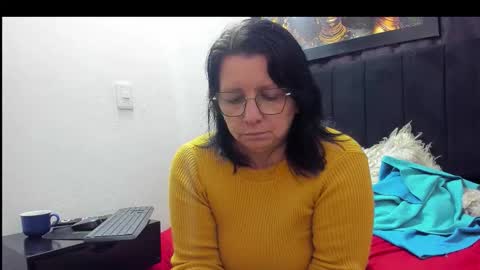 Eva online show from 11/18/25, 12:09