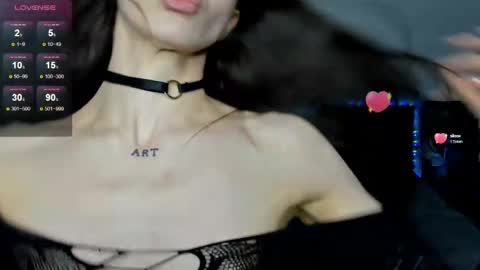 Snapshot of evablisss chatting on 02/19/25, 11:38 Eva online show from 02/19/25, 11:38