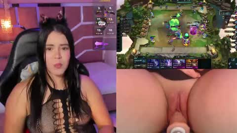 Snapshot of evabloom_ chatting on 04/17/26, 09:29 EvaBloom online show from 04/17/26, 09:29