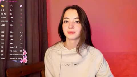 Snapshot of evabradly chatting on 10/12/25, 06:18 evabradly online show from 10/12/25, 06:18