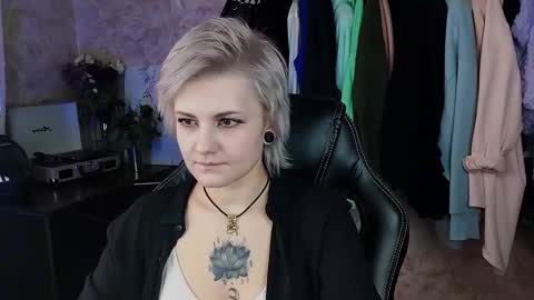 Snapshot of evabrownie chatting on 01/31/25, 09:27 Eva Brownie online show from 01/31/25, 09:27