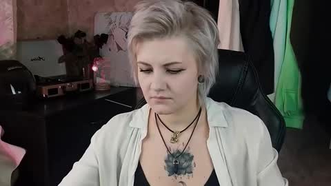 Snapshot of evabrownie chatting on 02/04/25, 08:35 Eva Brownie online show from 02/04/25, 08:35