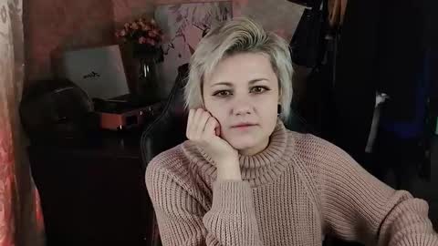 Snapshot of evabrownie chatting on 03/12/25, 08:51 Eva Brownie online show from 03/12/25, 08:51