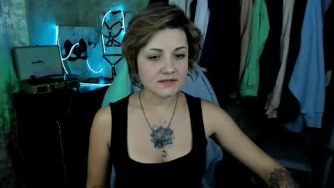 Snapshot of evabrownie chatting on 09/18/25, 06:32 Eva Brownie online show from 09/18/25, 06:32